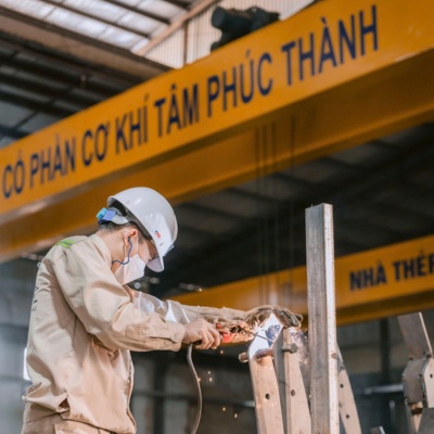 nhân viên tpt gia công thép